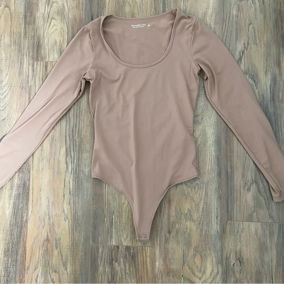 Abercrombie & Fitch Beige Bodysuit - Picture 8 of 11